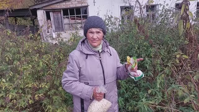 Отвезла любимицу к тете Вале