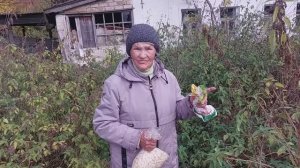 Отвезла любимицу к тете Вале