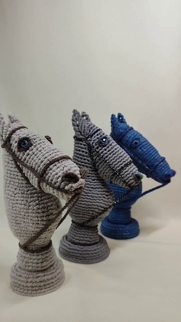 Фигурка коня макраме.