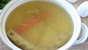 Овощной суп на мясном бульоне