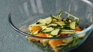 Салат с рукколой и хурмой