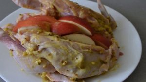 Курица с яблоками в рукаве