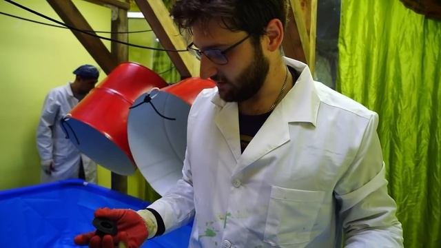 100 000 ЛИТРОВ СЛОНОВЬЕЙ ЗУБНОЙ ПАСТЫ УНИЧТОЖИЛИ ДОМ!