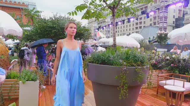 Показ мод на фестивале Территория будущего. Москва 2030