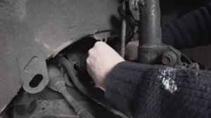 Замена правой опоры двигателя на Toyota Camry 40