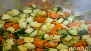 Овощной суп с красной фасолью