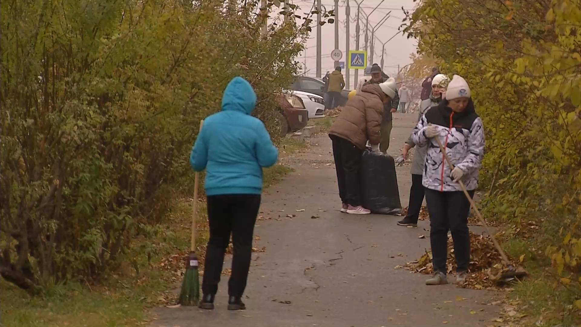 Серовская администрация совместно с Серовчанами участвуют в традиционном субботнике