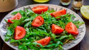 Салат с рукколой и брынзой