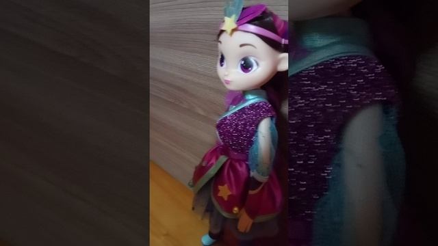 стражницы варлиса 1 сезон 3 серия (неточно)