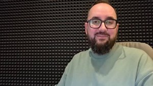 Приглашение на конференцию "Мебельный бизнес по-русски 2025" от Александра Чеснокова.