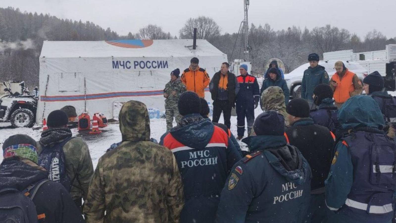 Снег, заморозки и сложный рельеф осложнили поиски семьи Усольцевых в лесу Красноярского края