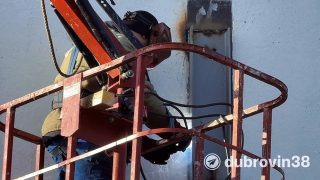 В Братске на въезде в жилой район Южный Падун устанавливают стелу