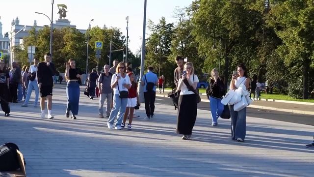 Бездомный AkStar Ft. Квашеная баба Шура.
