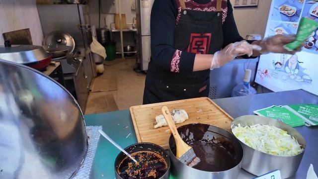 Прогулка по Китаю 🇨🇳 Старый город Тайюань — древняя атмосфера и жизнь китайских улиц!