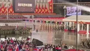 🇰🇵🤝🇷🇺⚡Помогавший освобождать Курскую область спецназ КНДР прошёл на параде с флагами РФ