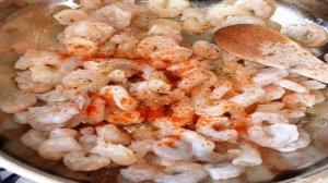 Салат с рисом и креветками