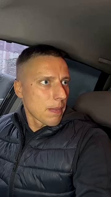 Грустный купил машину с запахом 😀