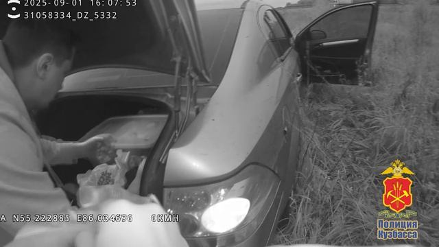 узбасские полицейские оказали помощь автомобилисту, который попал в ДТП и травмировался