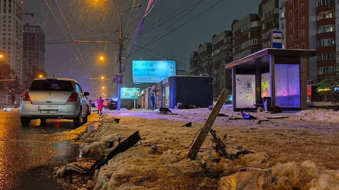 Задержан водитель, сбивший людей на остановке в Новосибирске