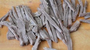 Салат с редькой и говядиной