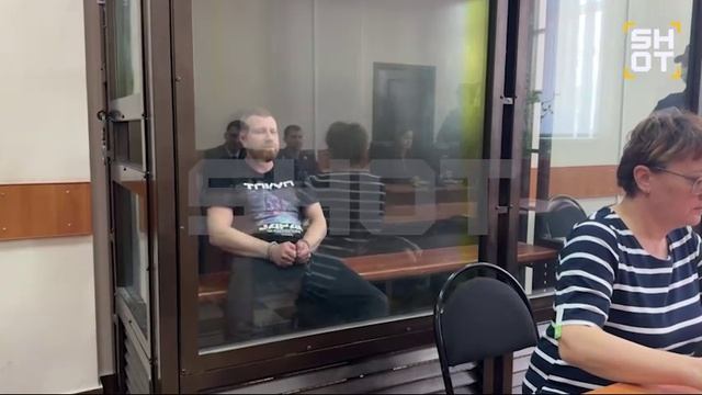 Уфимца, выбросившего свою дочь из окна, отправили в СИЗО до 9 декабря