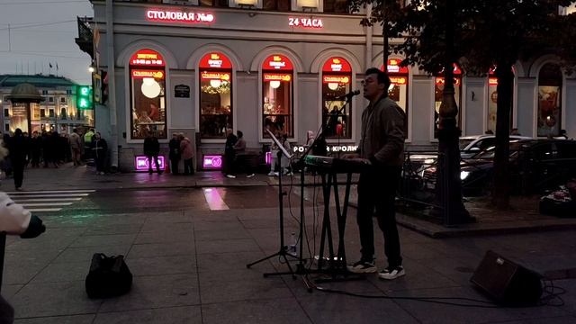 ИВАН ГАРД ВЫСТУПАЕТ НА БОЛЬШОЙ КОНЮШЕННОЙ УЛИЦЕ