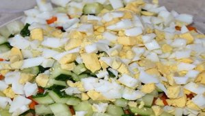 Салат с печенью трески