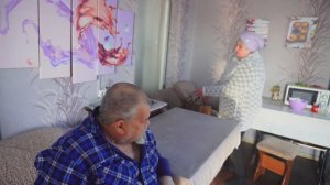 Мама пришла и принесла покушать Инвертор на 220в из старого ИБП жизнь в деревне и еда ПОДВАЛ ИЛЬИЧА