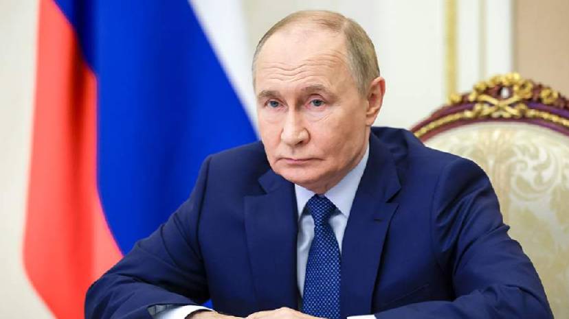Ушаков заявил об отсутствии в планах Путина разговора с Трампом