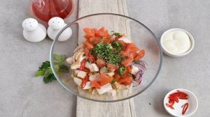 Салат с помидорами и куриным филе