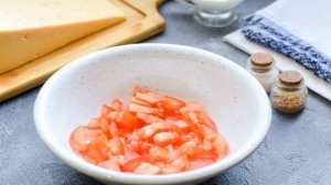 Салат с помидорами и курицей