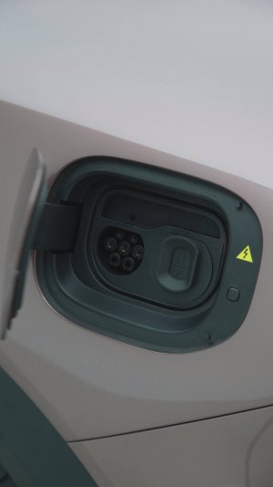 Xiaomi YU7 · Инструкция по зарядке