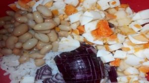 Салат с рисом и крабовыми палочками