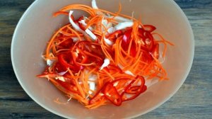 Салат с пекинской капустой и оливками