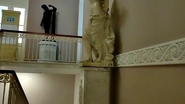 Парадная лестница Елагиноостровского дворца в Санкт-Петербурге.