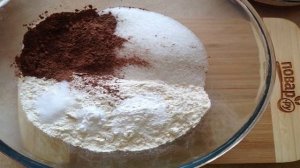 Очень шоколадные маффины с клюквой