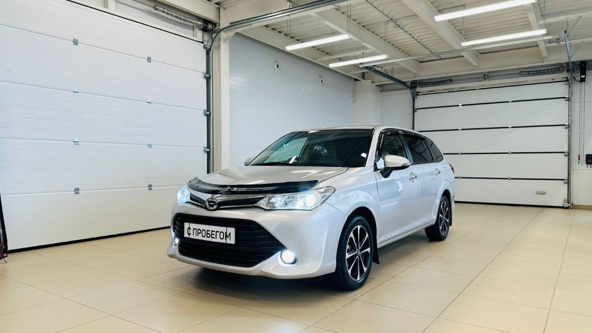 Toyota Corolla Fielder, 2017 год