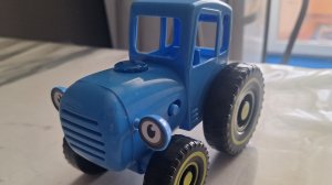 Синий трактор