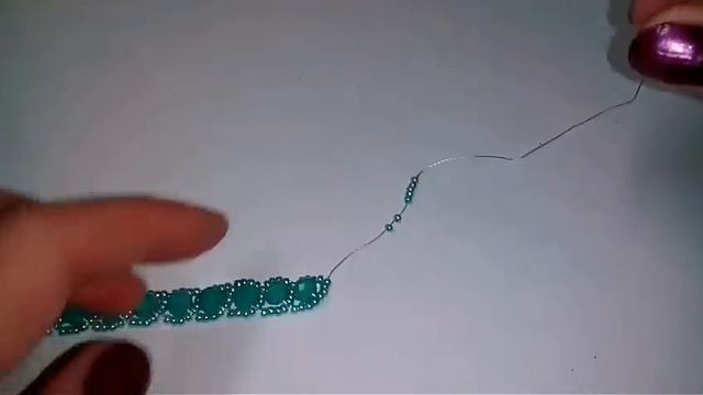 Браслет из бисера и бусин 