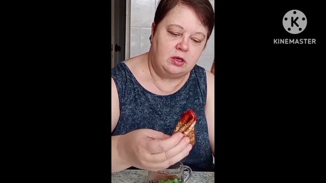 Дровосек 🪓 день и ночь пропадает в лесу 🪵 чтоб пореже видеть жинку-красу 🦍🤣