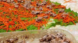 Рулет из лаваша с салатом