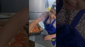 Готовим пицу вместе с Аней