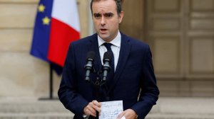 Во Франции указали на лицемерие Макрона при повторном назначении Лекорню