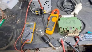 Феррорезонансный стабилизатор.