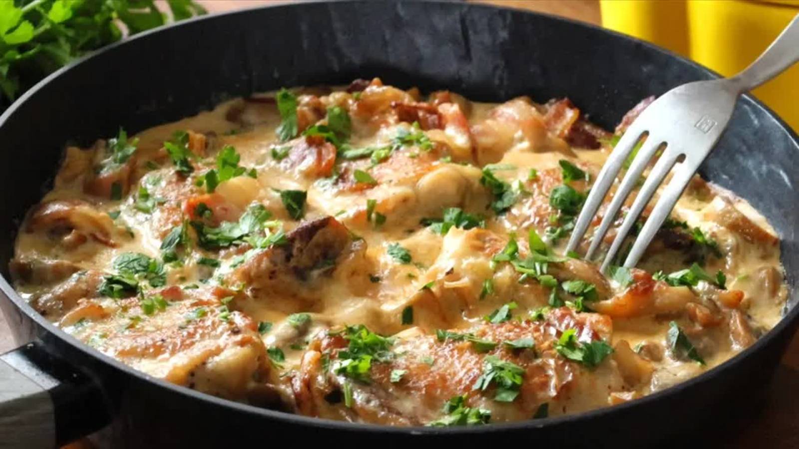 Я НИКОГДА НЕ ЕЛА ТАКОЙ ВКУСНОЙ КУРИЦЫ С ГРИБАМИ – Сочная курица в умопомрачительном соусе!