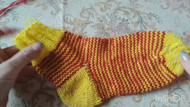 Носки методом хеликс_Вязание по спирали на круговых спицах_два цвета нити_вяжем вместе.