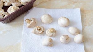 Курица в духовке с шампиньонами