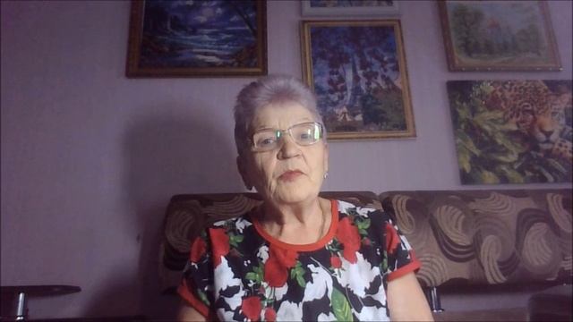 Как эта женщина, бизнесменша, может просить денежек у пенсионеров?