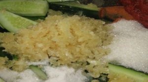Огурцы, консервированные в аджике