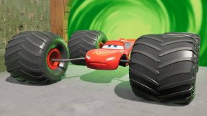 Большой и маленький Маккуин Паук с колесами-монстрами против поезда _ BeamNG.drive